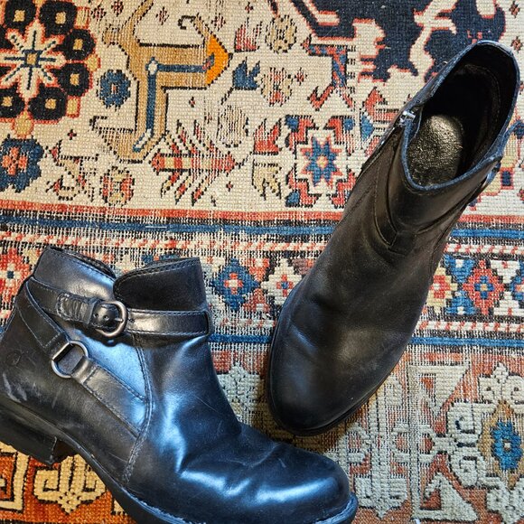 Black Born Leather Booties  8M 1" Heel - Picture 4 of 9